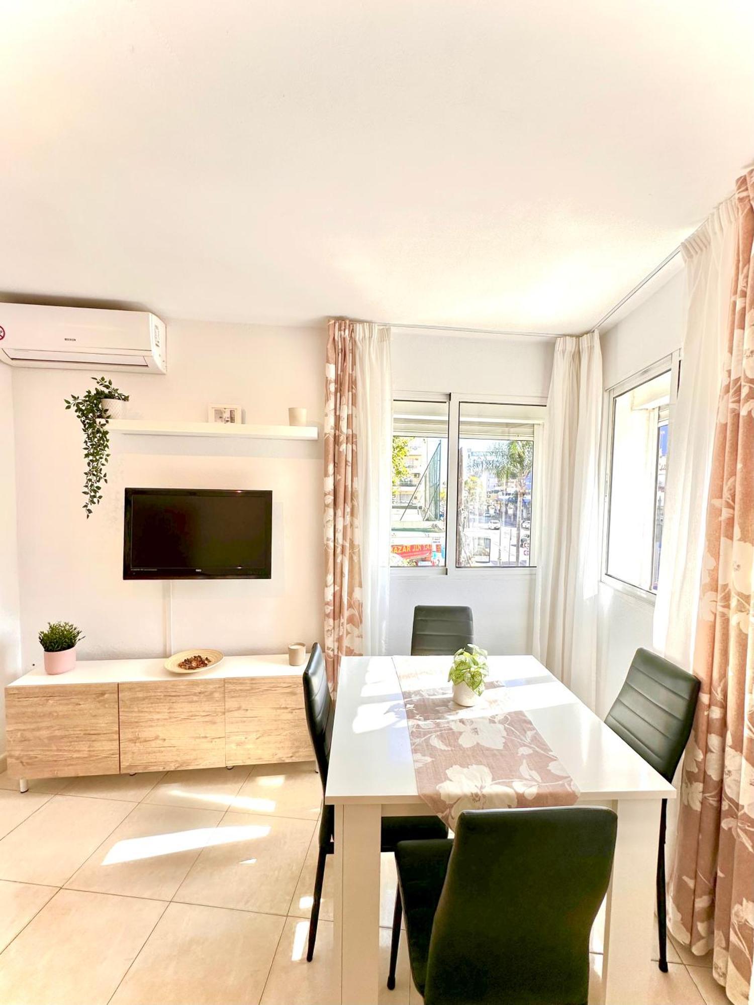 Apartamentos J&K Торемолинос Екстериор снимка